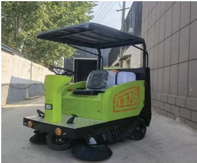 电动扫路车