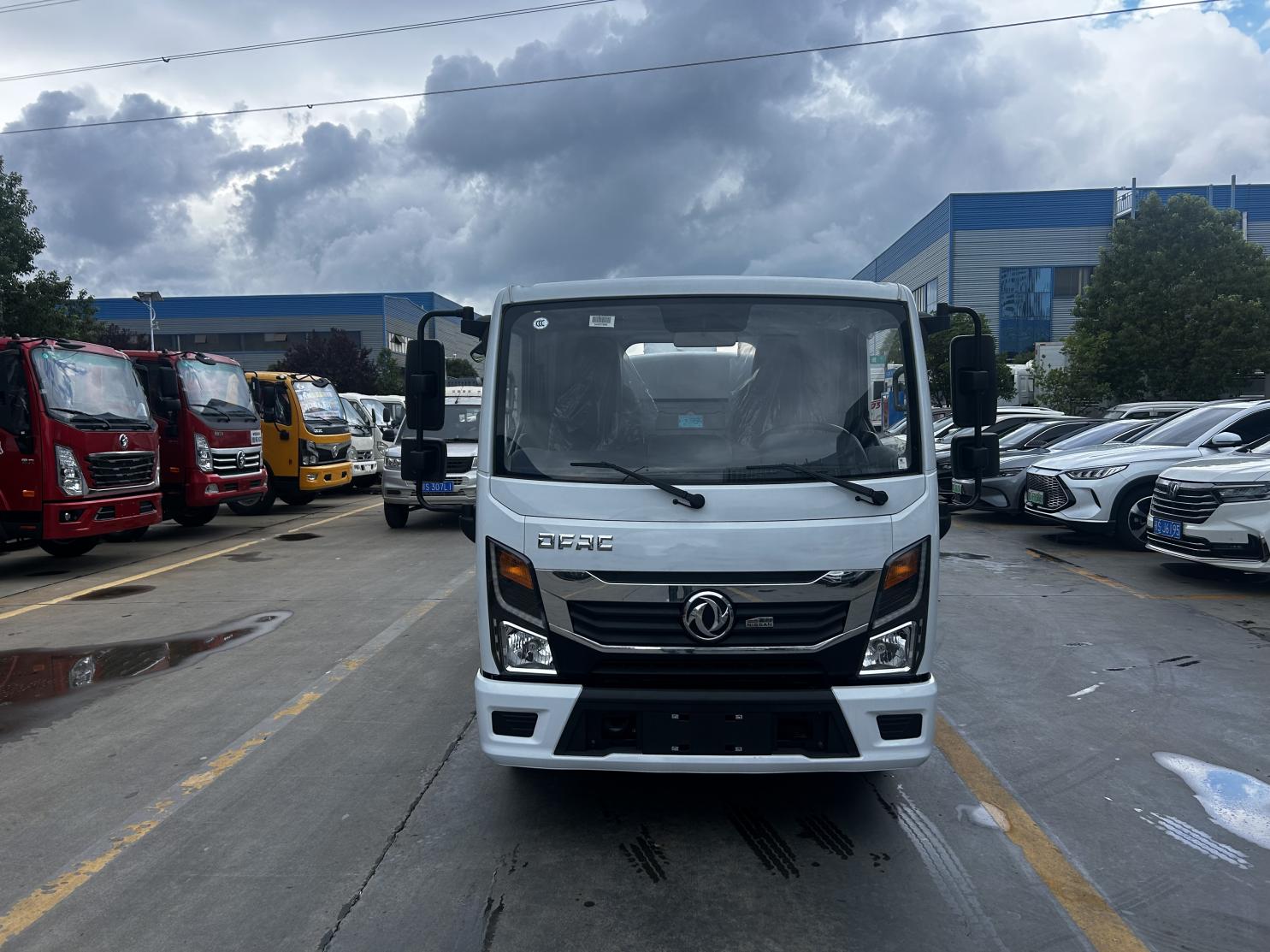 CLW5161GSSD6型东风1方洒水车