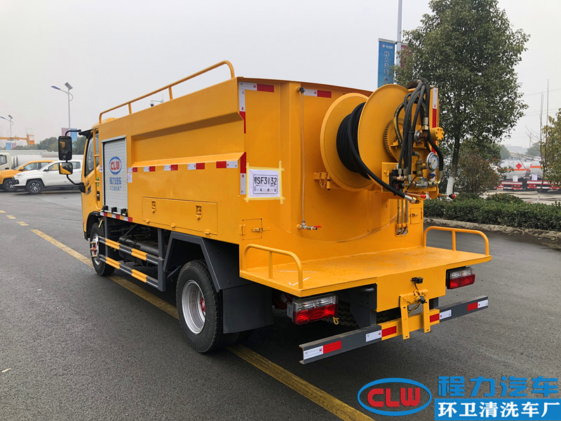 CL5041TWF6YC型东风多利卡多功能抑尘车