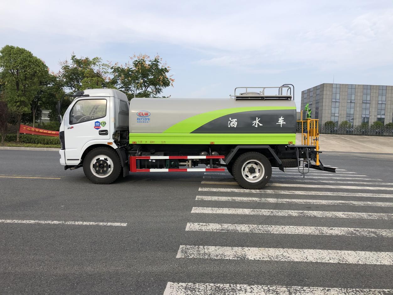 CL5121GSS6EQ型东风7.5方洒水车