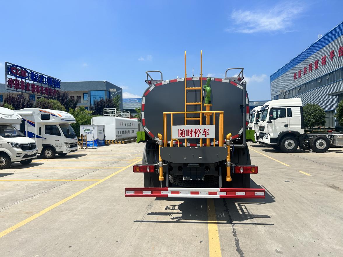 CL5160GSSD6型东风9.87方洒水车
