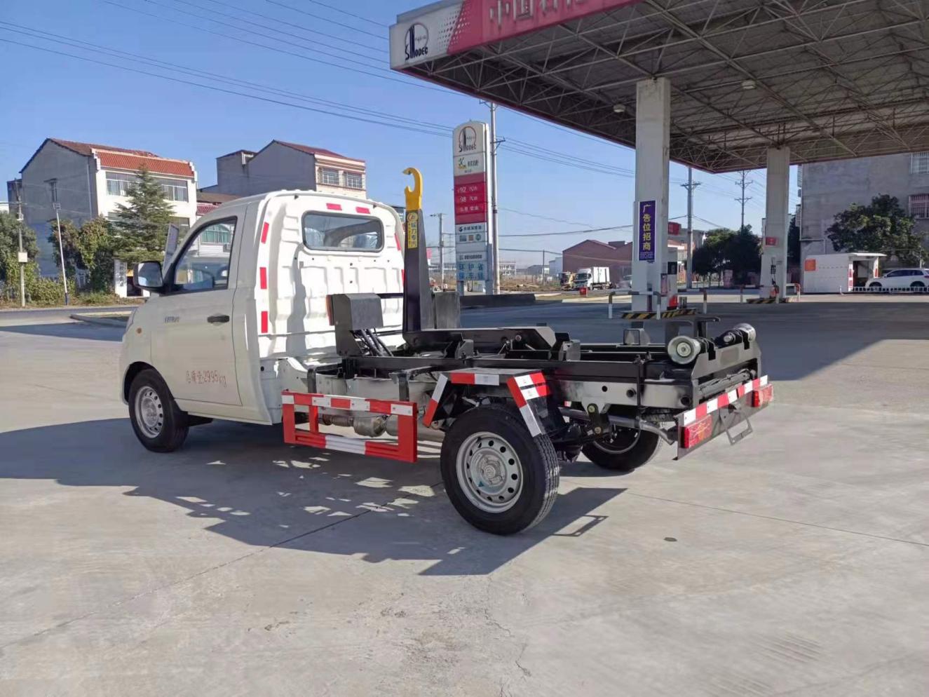 福田勾臂垃圾车