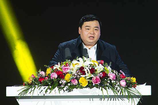 程力集团董事长程阿罗在集团大会现场讲话