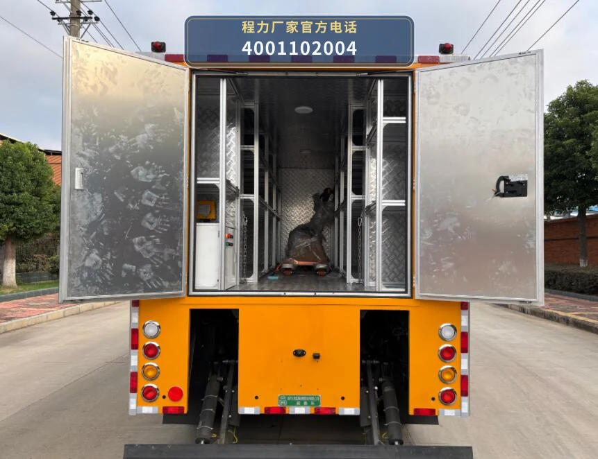 CL5160XZBAXT型东风天锦装备车 产品细节图