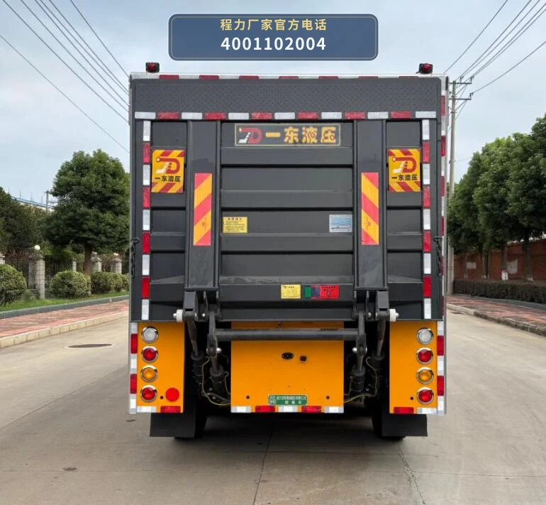 CL5160XZBAXT型东风天锦装备车 产品细节图