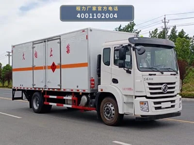 CL5180XRYE6WX型易燃液体厢式运输车