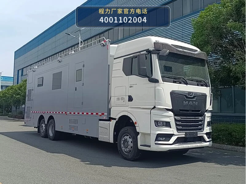 CL5180XZH6ABZ型重汽TGS指挥车整车图