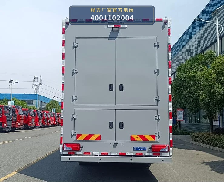 CL5180XZH6ABZ型重汽TGS指挥车 产品细节图