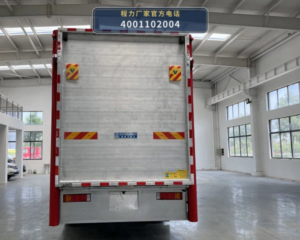 CL5182CCQ6SS型东风天锦畜禽运输车 产品细节图
