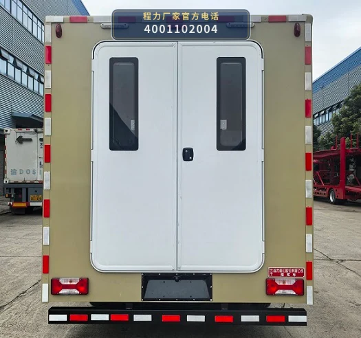 CLH5040XZHNJ6型依维柯指挥车 产品细节图