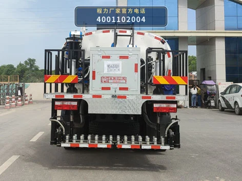 CLH5160GLQD6型东风多利卡9方沥青洒布车 产品细节图