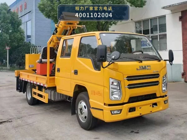 CLW5040TQXADT型江铃顺达护栏抢修车整车图