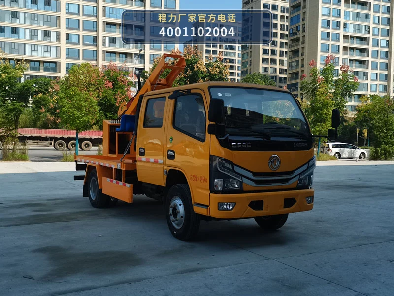 CLW5040TQXCTE型东风多利卡护栏抢修车整车图