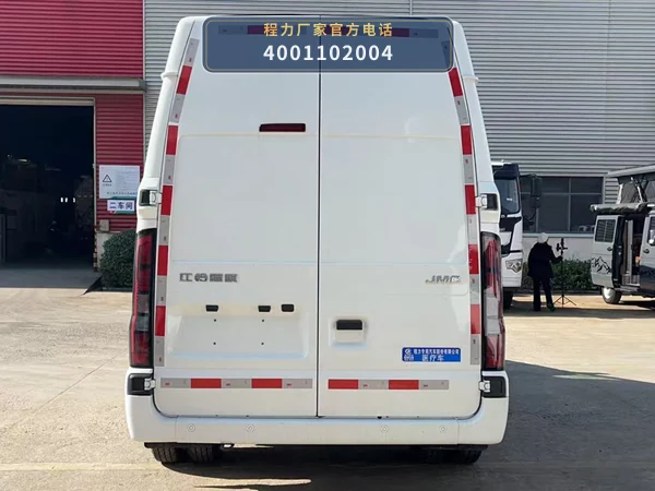 CLW5041XYLAJZ型江铃医疗车 产品细节图