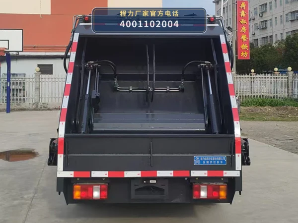 CLW5046ZYSAHJ型压缩式垃圾车 产品细节图
