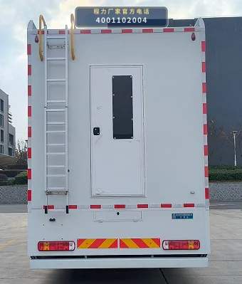 CLW5181TSYASL型重汽豪沃宿营车 产品细节图