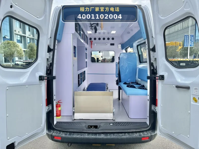 CL5030XJH6BYS型新全顺中轴中顶监护型救护车（汽油国六）