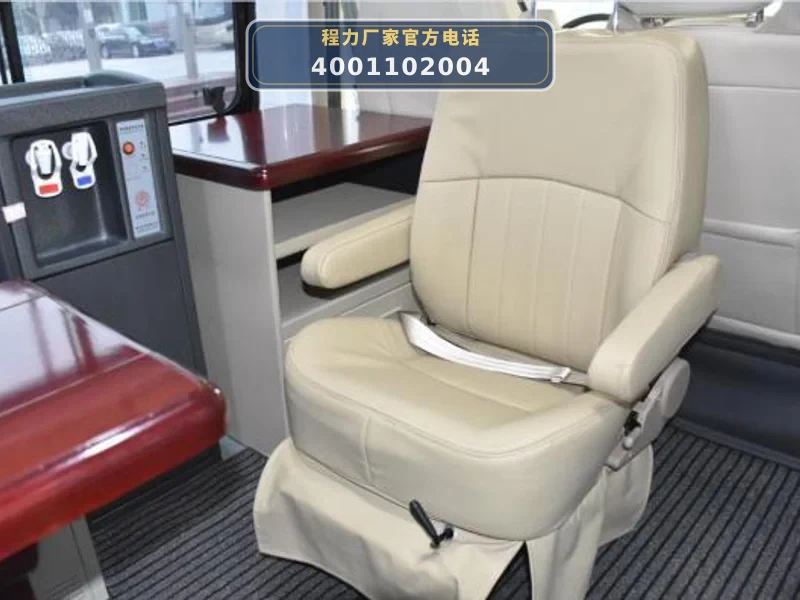 CL5040XZH6ABZ型江铃全顺指挥车