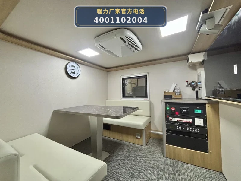 CL5060XZH6AYS型东风猛士四驱越野指挥车(柴油国六)