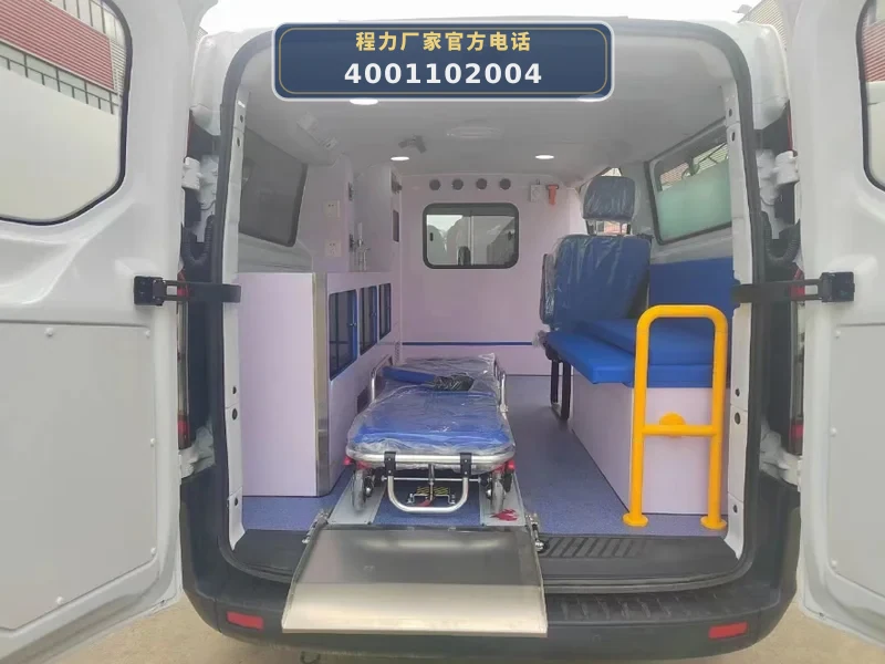 CLW5030XJHAJZ型新全顺中轴低顶转运型救护车(汽油国六)
