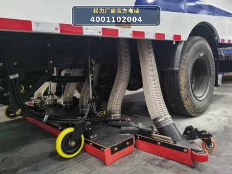 CLW5180TXC6CD型东风天锦10.5方吸尘车