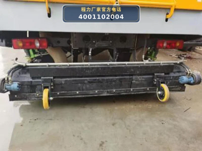 CLW5180TXC6HL型东风天锦吸尘车
