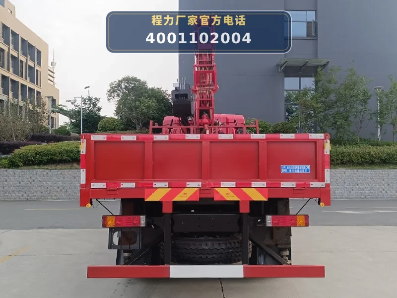 CLW5183JSQCDP型随车起重运输车