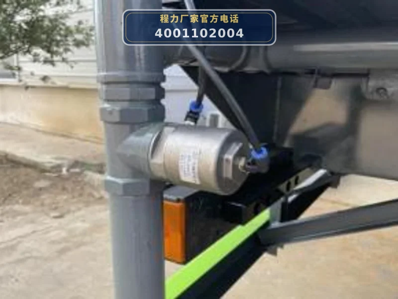CLW5250GPS6DN型东风华神后双桥20方绿化喷洒车
