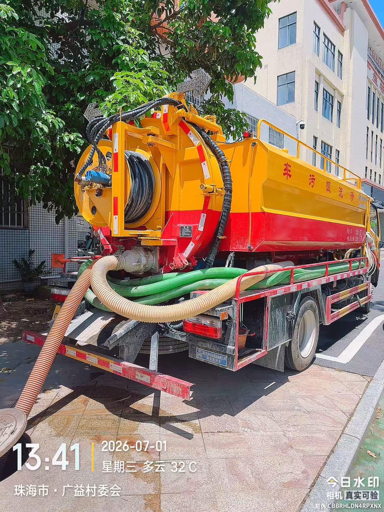 清洗吸污车珠海现场作业实拍 清洗吸污车珠海现场作业实拍